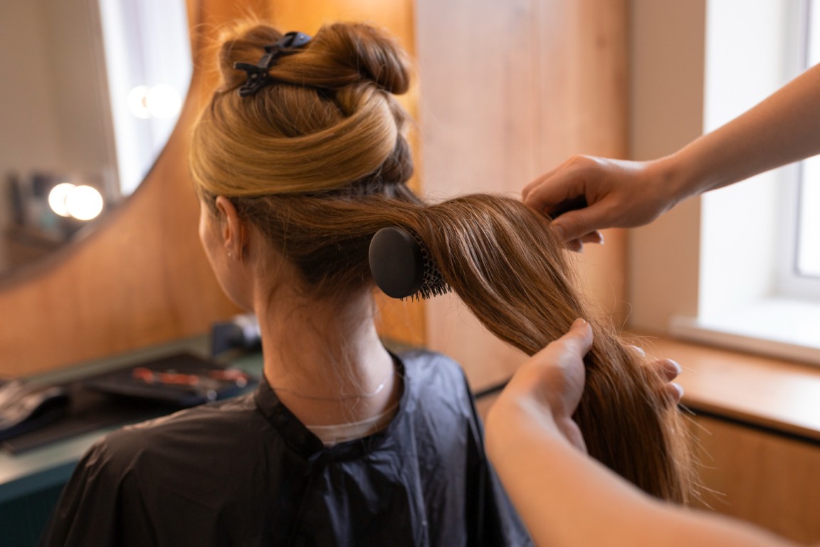 Apprchoe follow hair